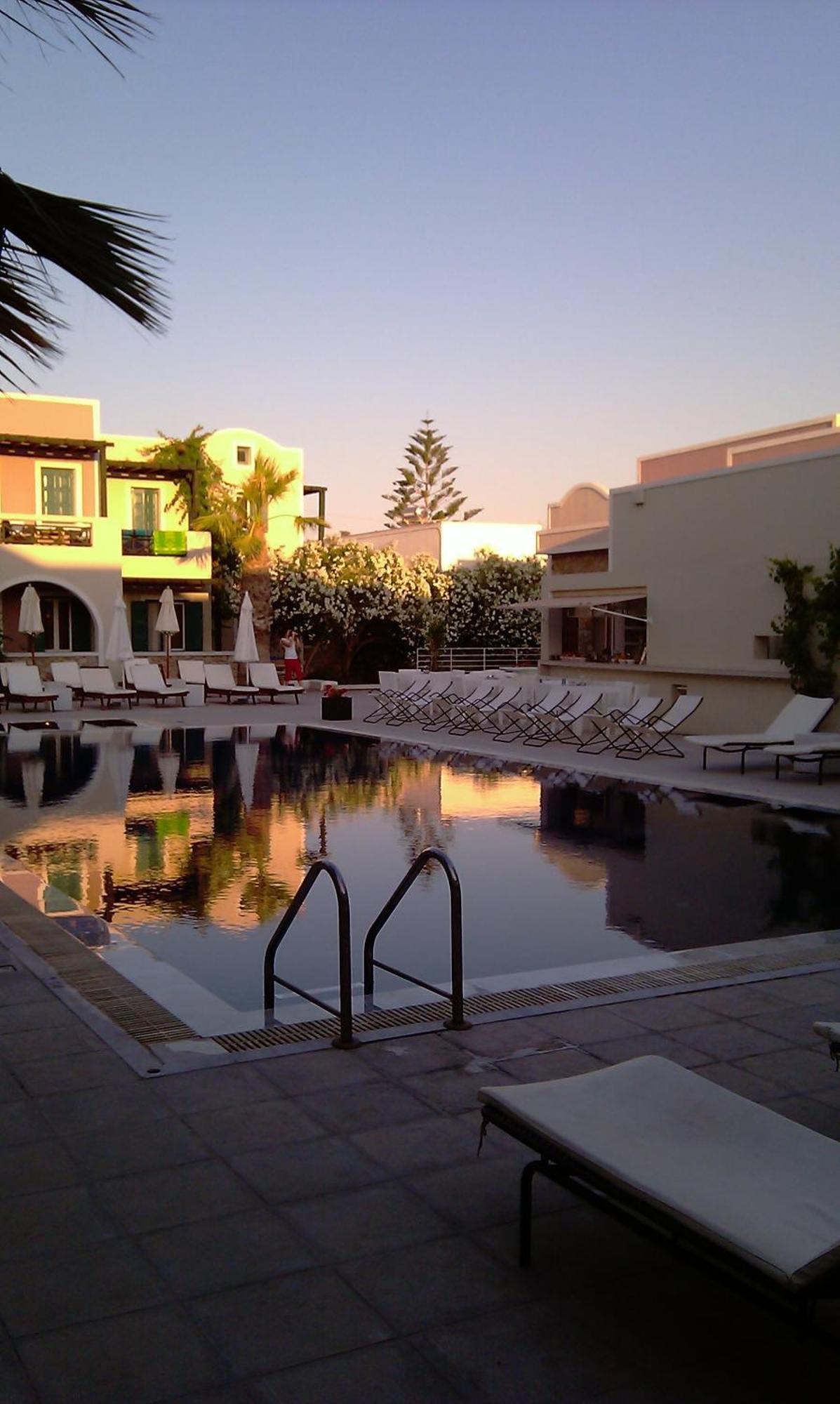 Rose Bay Hotel Kamári Exterior foto