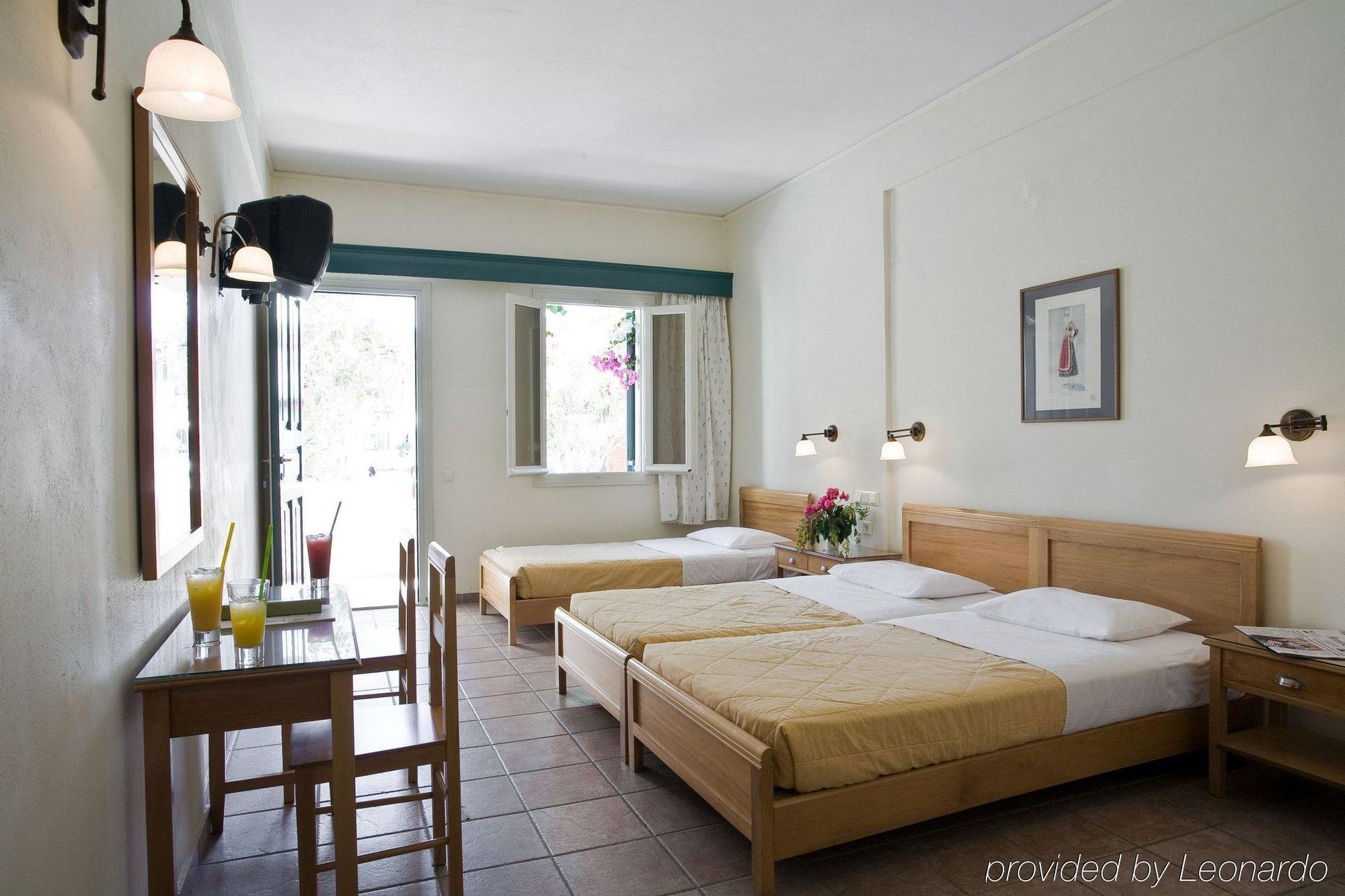 Rose Bay Hotel Kamári Zimmer foto